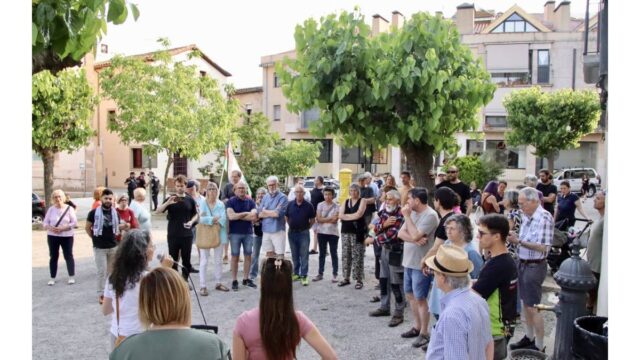 Concentració a Moià per reclamar que l'Ajuntament aturi la tramitació de la planta de biogàs. Font: ACN