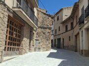 Reobertura del carrer de la Tosca després de les obres de pacificació