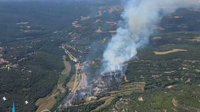Imatge de l'incendi forestal a Sant Quirze Safaja (Agents Rurals)