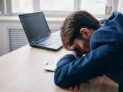 Els experts assenyalen l’entorn com un factor clau en la fatiga diària