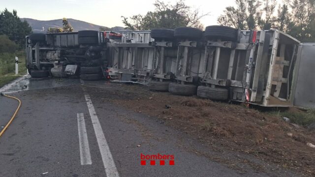 Accident a Santa Maria d'Oló entre dos camions
